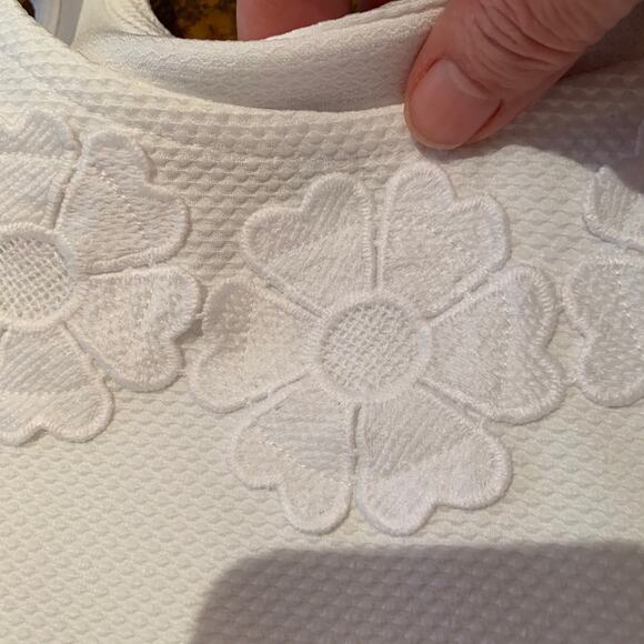 NWT Pappagallo Girls' Natural White Rosetta W/Floral Accent Shift Dress -M (7/8) - Picture 5 of 9